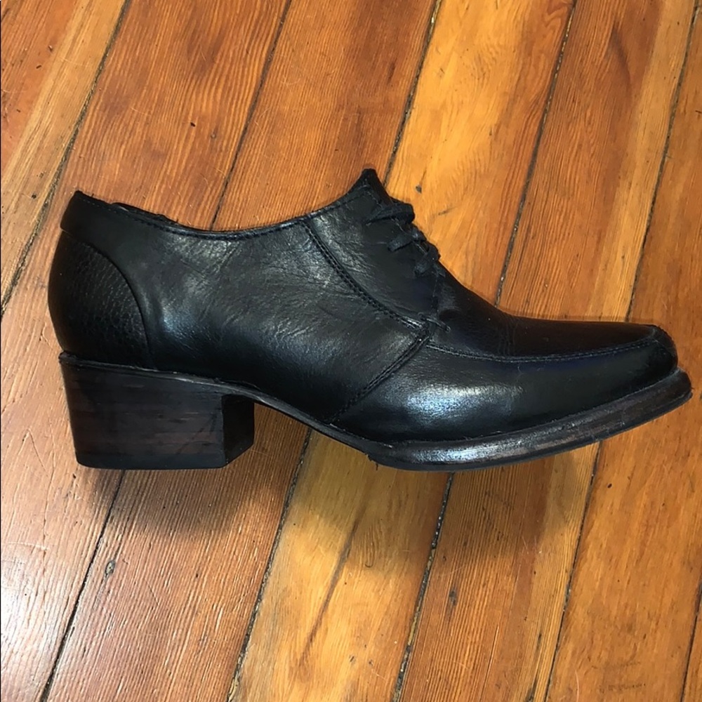 Sutro Footwear Leather Shoes - Picture 3 of 5